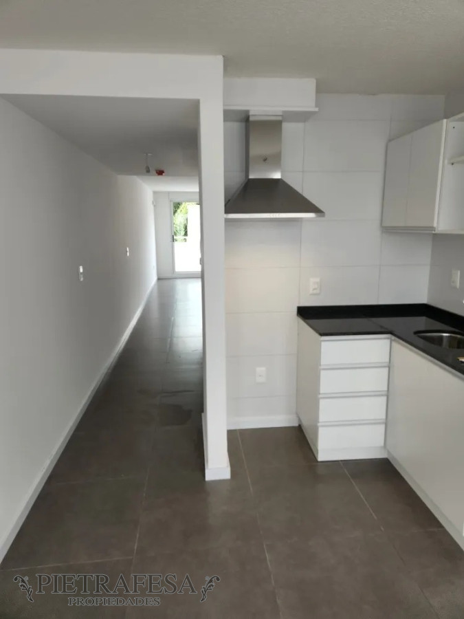 Apartamento ID.5441 - Monoambiente en venta con RENTA , terraza y patio- Av Rivera- Malvin