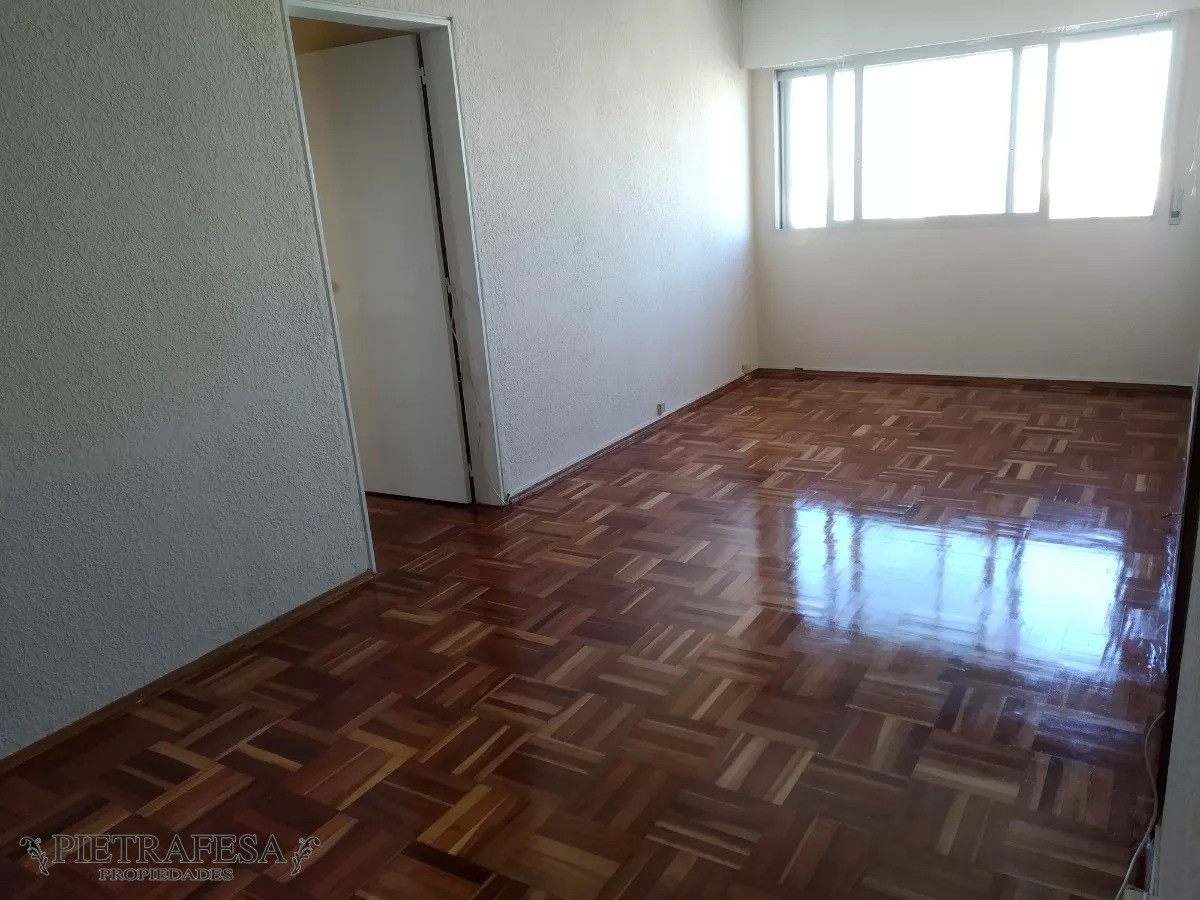 Apartamento ID.9022 - Apto en venta 3 dormitorios, 1 baño-Punta Carretas