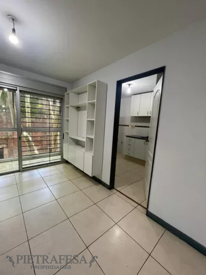 Apartamento ID.12370 - Apartamento en alquiler, 1dormitorio, 1baño, balcón, garaje. Aguada.