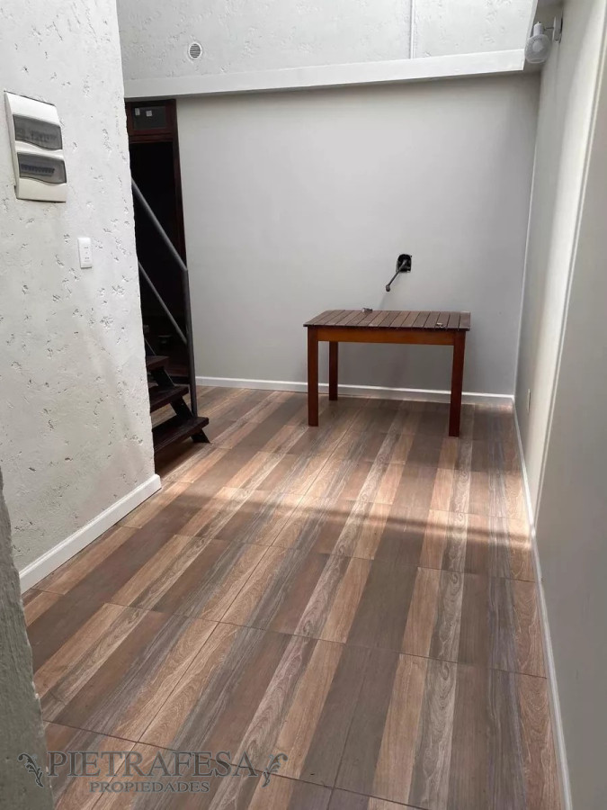 Apartamento ID.5897 - Apartamento en venta con renta, 3 dormitorios, 1 baño y azotea- Arenal Grande-Villa Muñoz