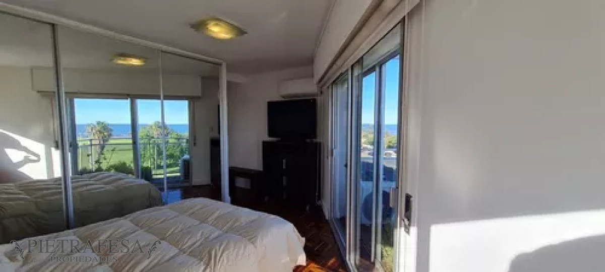 Apartamento ID.12424 - Apartamento en alquiler, 4dormitorios, 3baños, terraza, cochera, amueblado. Punta Carretas.