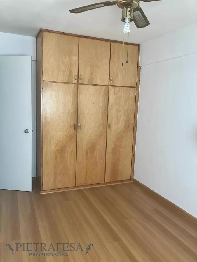 Apartamento ID.8050 - Apartamento en venta 3 dormitorios, 1 baño- Jaime Roldos y Pons-Pérez Castellanos