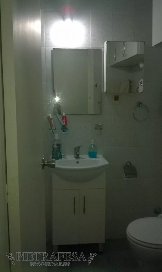 Apartamento ID.6468 - Apartamento en venta -CON RENTA 1 dormitorio , 1 baño y patio- Canelones- Ciudad Vieja. 