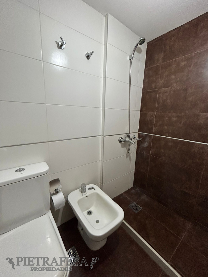 Apartamento ID.6700 - Apartamento en venta con renta - 2 dormitorios, 1 baño y terraza-  Eduardo Víctor Haedo-Cordón