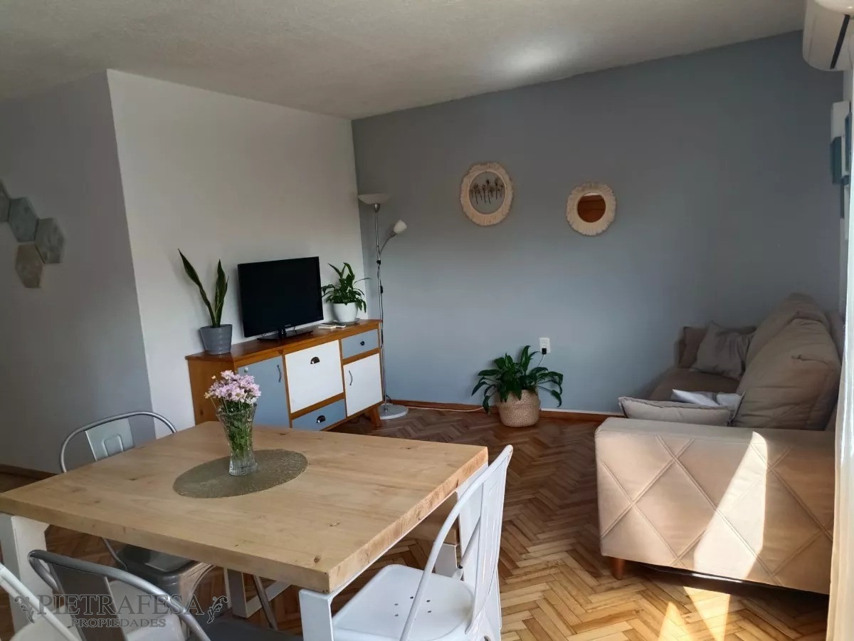 Apartamento ID.6165 - Apartamento en venta 4 dormitorios, 2 baños-Cuareim -Aguada 