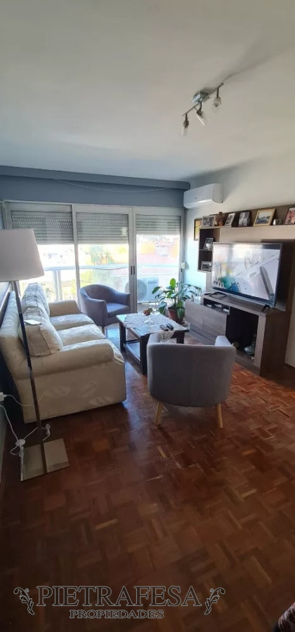 Apartamento ID.10958 - Apto en venta, 3 dorm, 1 baño, terraza, Buceo.