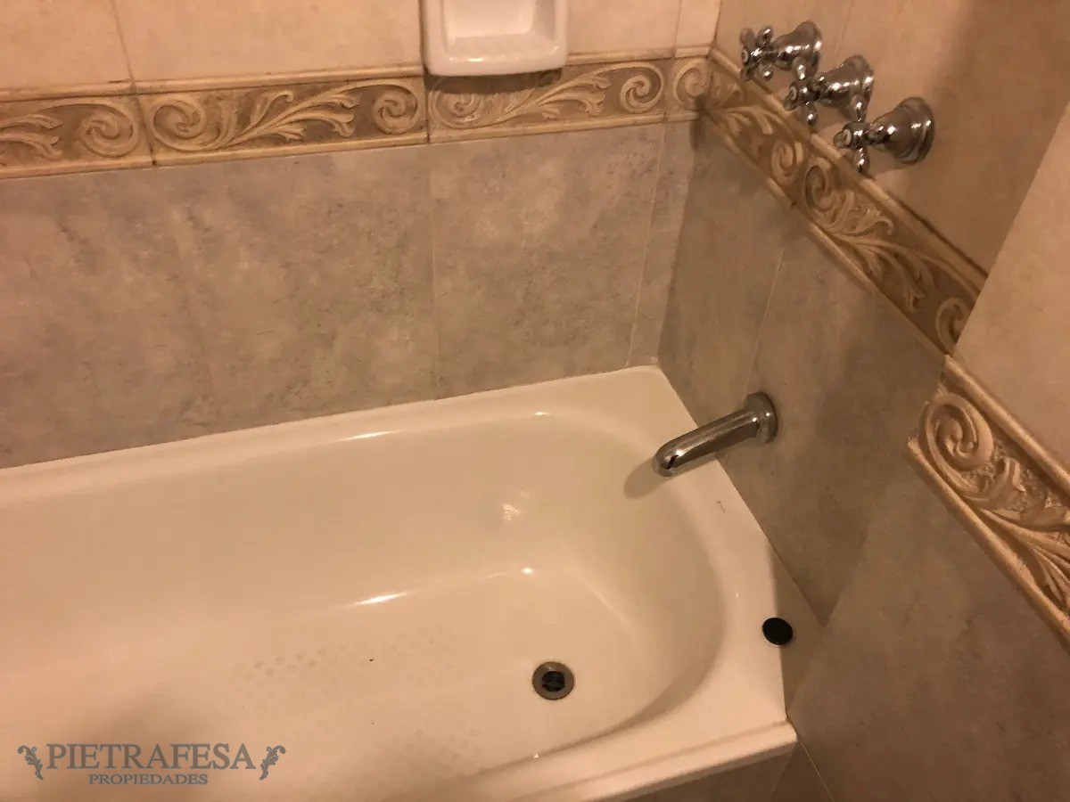 Apartamento ID.4591 - Apartamento en alquiler, 5 dormitorios, 3 baños, vista al mar, Rambla Armenia, Buceo.