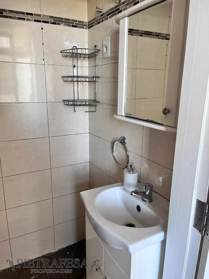 Apartamento ID.8631 - Apto en venta, 3 dormitorios, 2 baños- Yaguarón -Centro