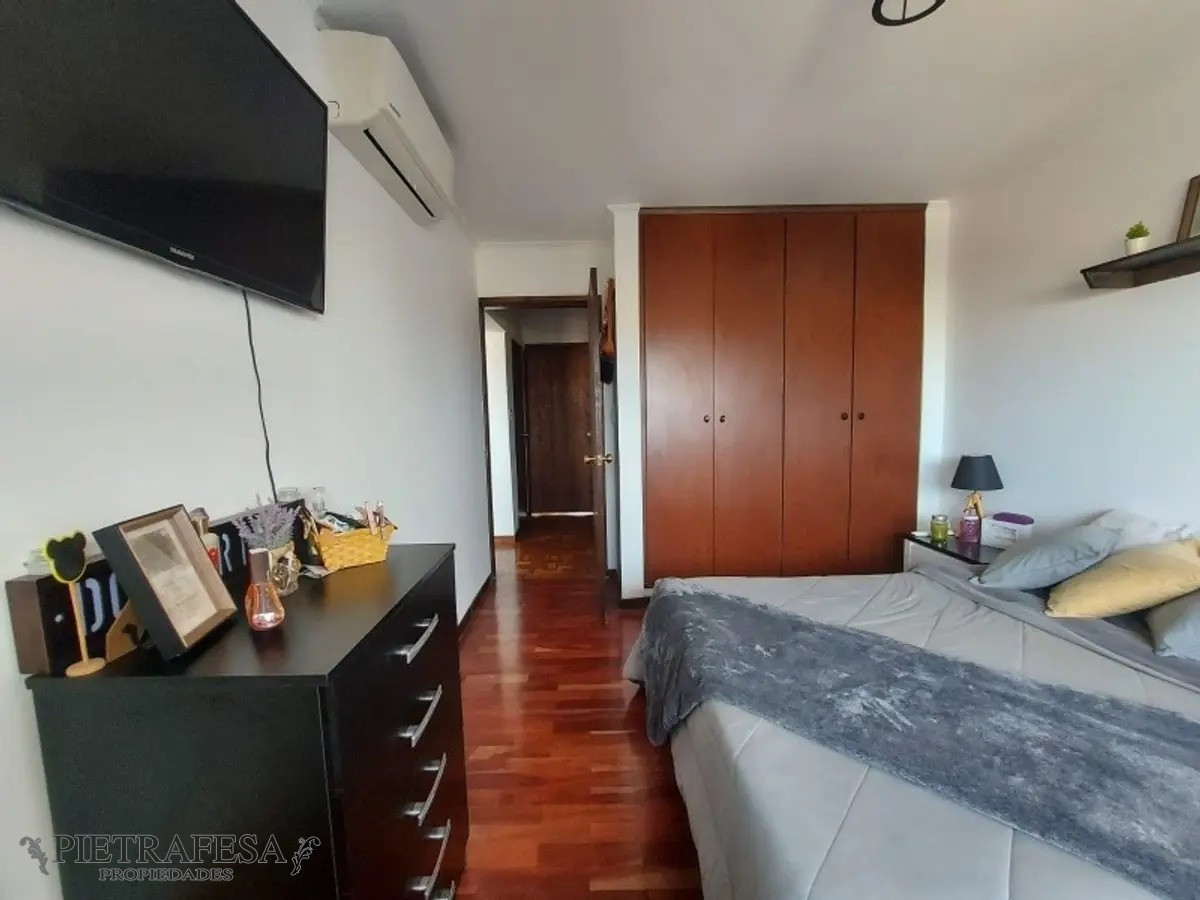 Apartamento ID.5123 - Apartamento en venta 2 dormitorios, 1 baño y garaje- Soca- Pocitos