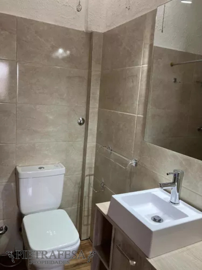 Apartamento ID.8271 - Apartamento en alquiler, 1 dormitorio, 1 baño, patio, Av Carlos María Ramírez, Belvedere.