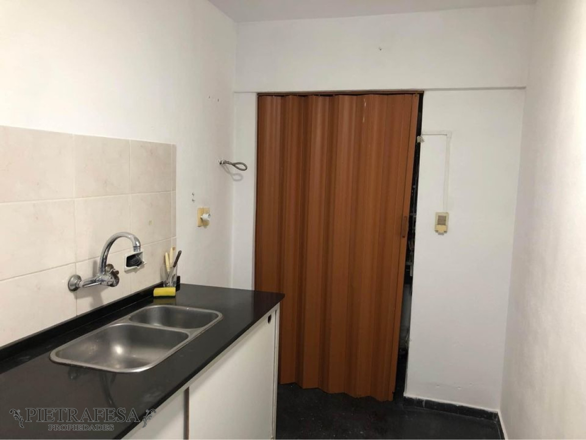 Apartamento ID.9987 - Apto en venta 4 dormitorios, 1 baño -Unión