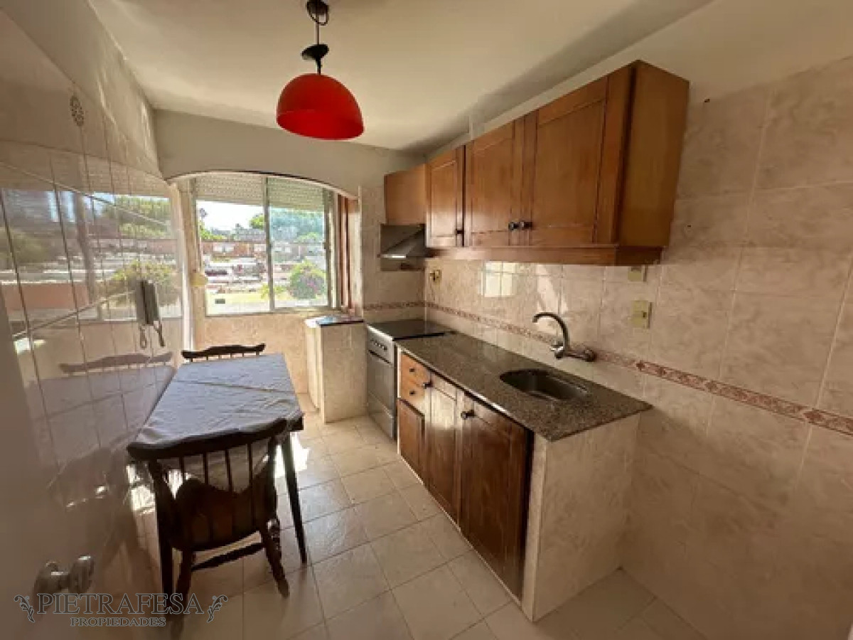 Apartamento ID.12715 - Apartamento en venta, 2dormitorios, 1baño, terraza lavadero. Malvin.