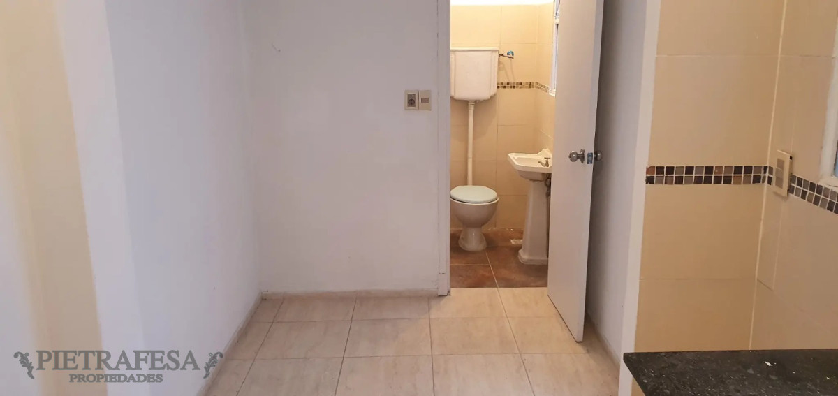 Apartamento ID.4895 - Apartamento en venta 2 dormitorios, 2 baños, terraza- Cerro Largo- Centro
