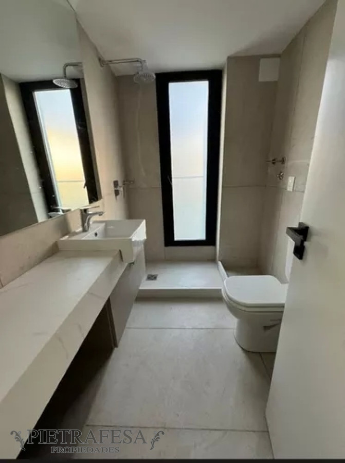 Apartamento ID.11192 - Apartamento en alquiler, 2dormitorios, 1baño, balcón, cochera. Barra de Carrasco.