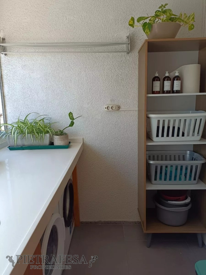 Apartamento ID.6165 - Apartamento en venta 4 dormitorios, 2 baños-Cuareim -Aguada 