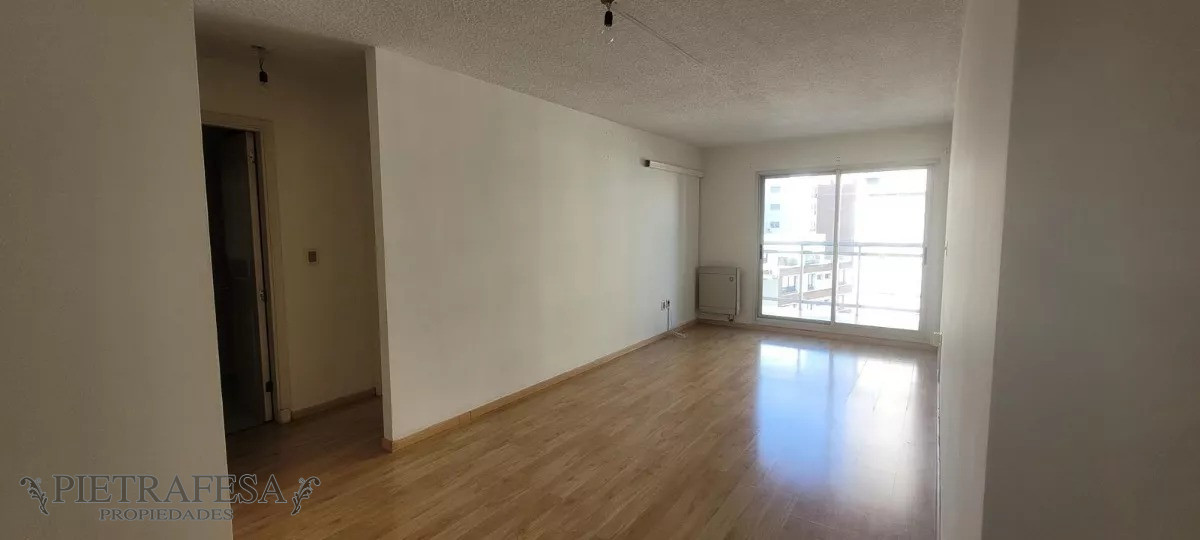 Apartamento ID.11048 - Apto en venta 2 dormitorios, 1 baño, gje- Tres Cruces