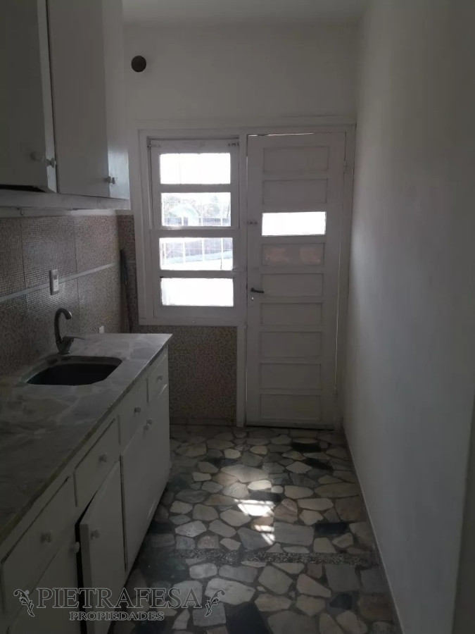 Apartamento ID.8877 - Apto con renta en venta 2 dormitorios y balcón-Hipólito Mordellie