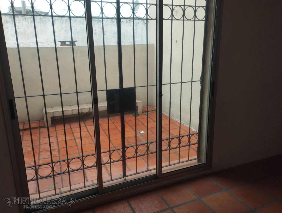 Apartamento ID.6829 - Apartamento en venta 3 dormitorios, 2 baños, patio con parrillero y azotea-Solano López-Buceo
