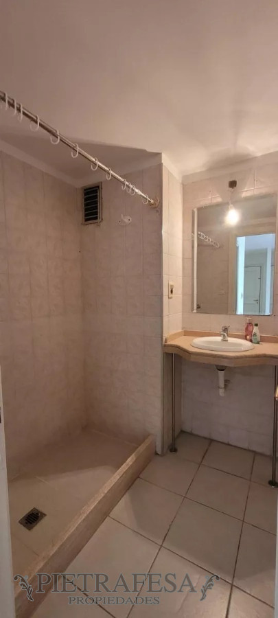 Apartamento ID.11048 - Apto en venta 2 dormitorios, 1 baño, gje- Tres Cruces