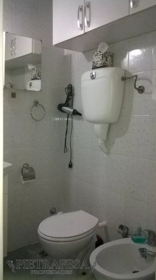 Apartamento ID.6468 - Apartamento en venta -CON RENTA 1 dormitorio , 1 baño y patio- Canelones- Ciudad Vieja. 