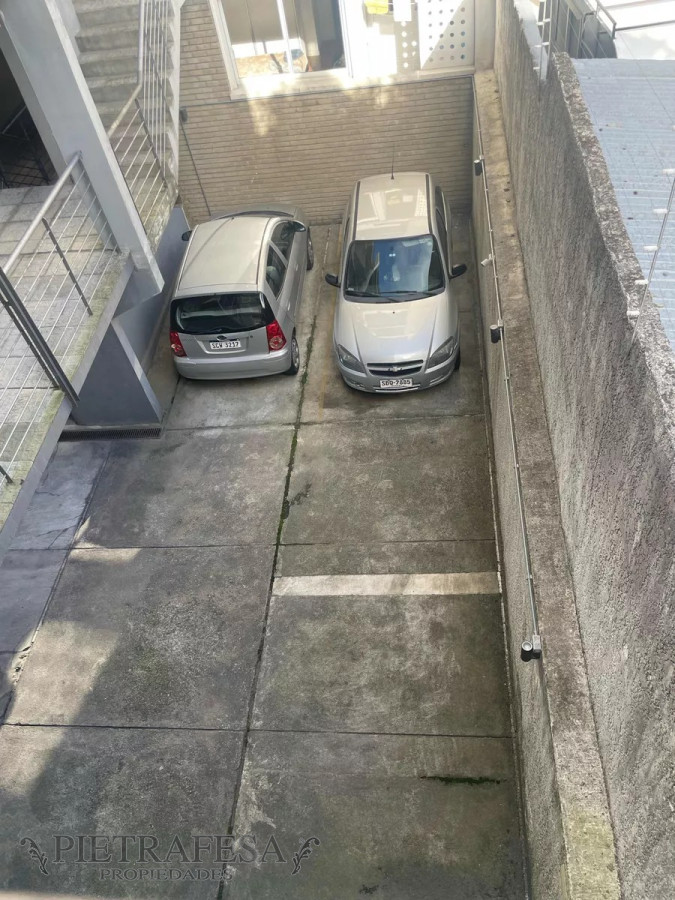 Apartamento ID.13049 - Apto con renta en venta 2 dorm, 1 baño y cochera-La Blanqueda