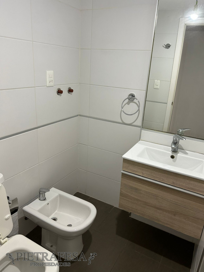 Apartamento ID.6701 - Apartamento en venta con renta 1 dormitorio, 1 baño y balcón- Soriano-Cordón 