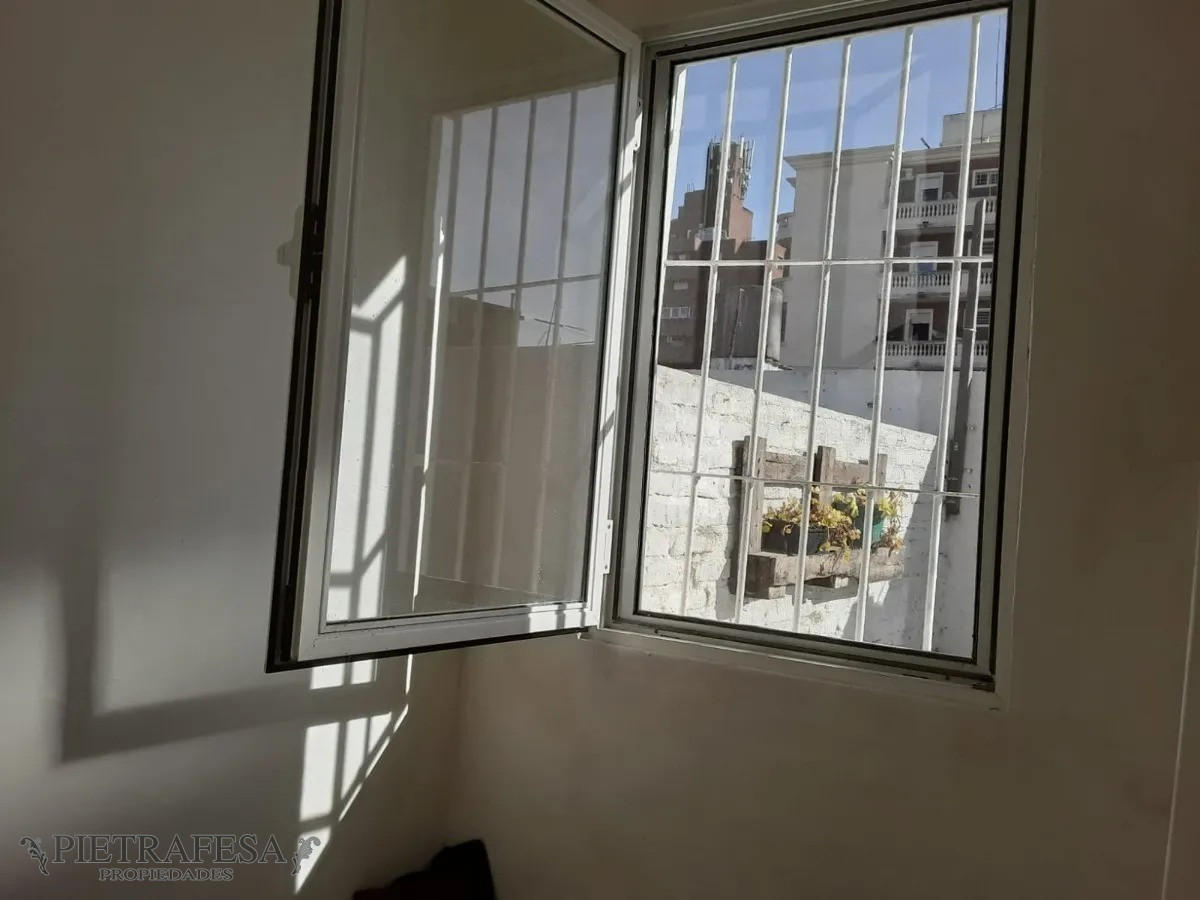 Apartamento ID.4428 - Apartamento en venta con renta - 2 dormitorios- 1 baño - azotea - Av. Gonzalo Ramírez - Palermo