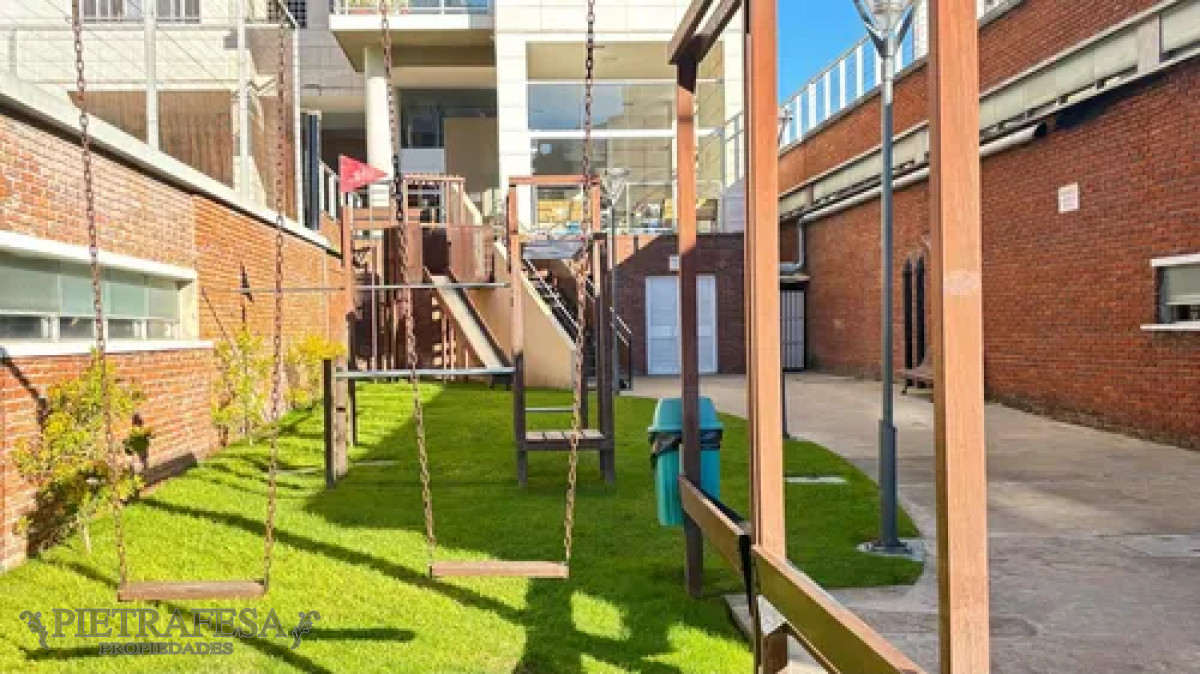 Apartamento ID.13820 - Hermoso apartamento amueblado en alquiler, 3 dormitorios, 2 baños, terraza, garaje. Pocitos.