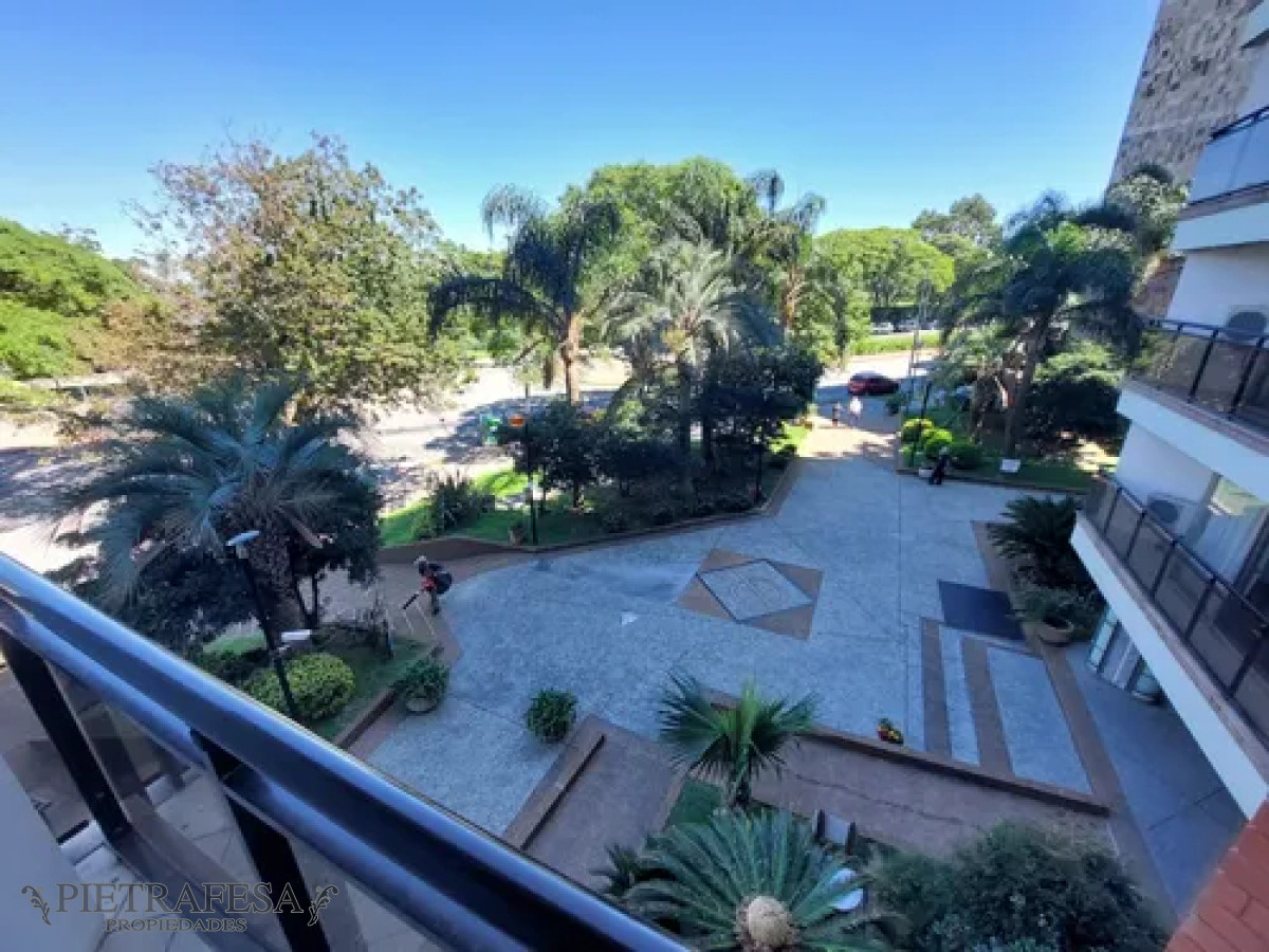 Apartamento ID.13822 - Apartamento en alquiler, 1 dormitorio, 1 baño, balcón, garaje. Punta Carretas
