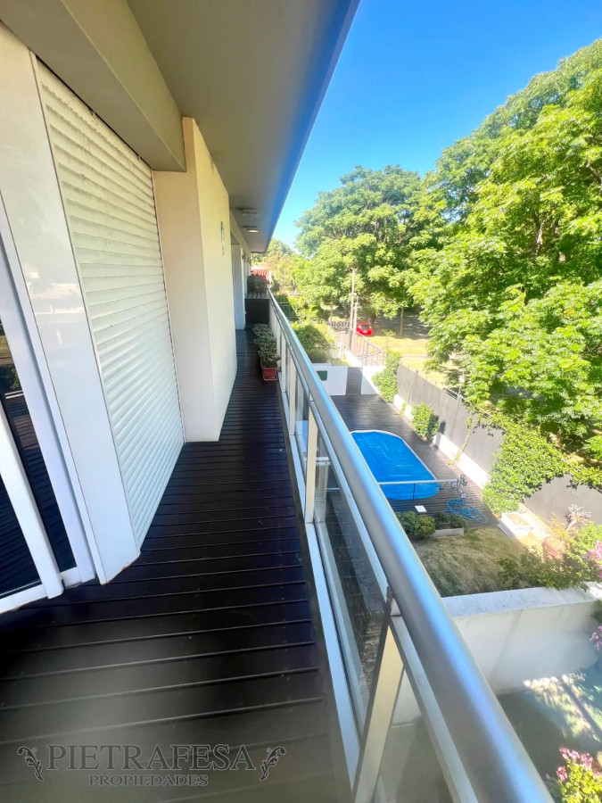 Apartamento ID.10618 - Apartamento en venta, 4 dormitorios, 3 baños, terraza, parrillero, piscina, garaje - Punta Gorda