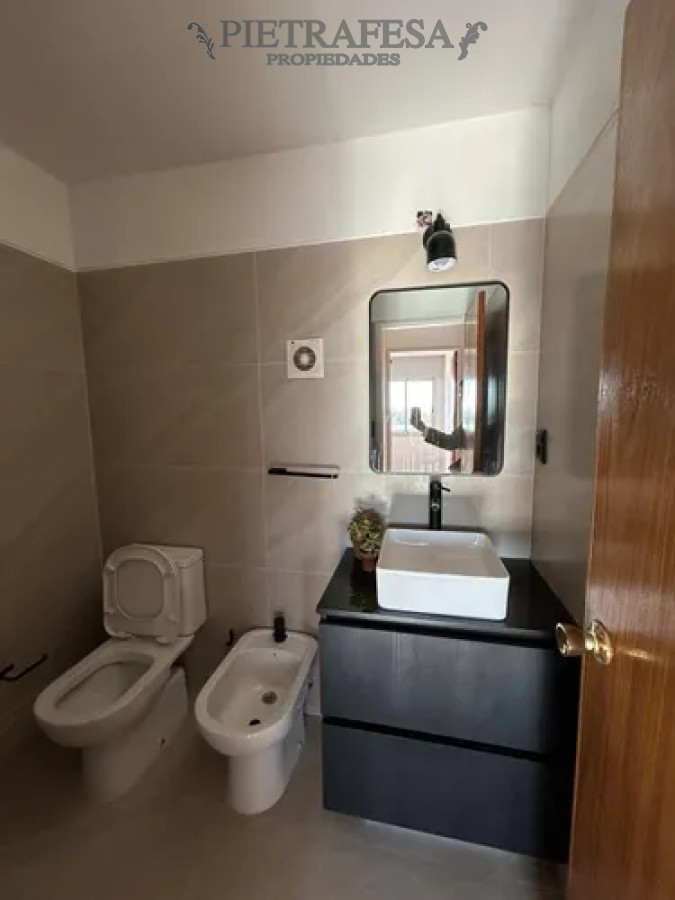 Apartamento ID.13762 - Apartamento en alquiler, 2dormitorios, 1baño, terraza. Tres Cruces.