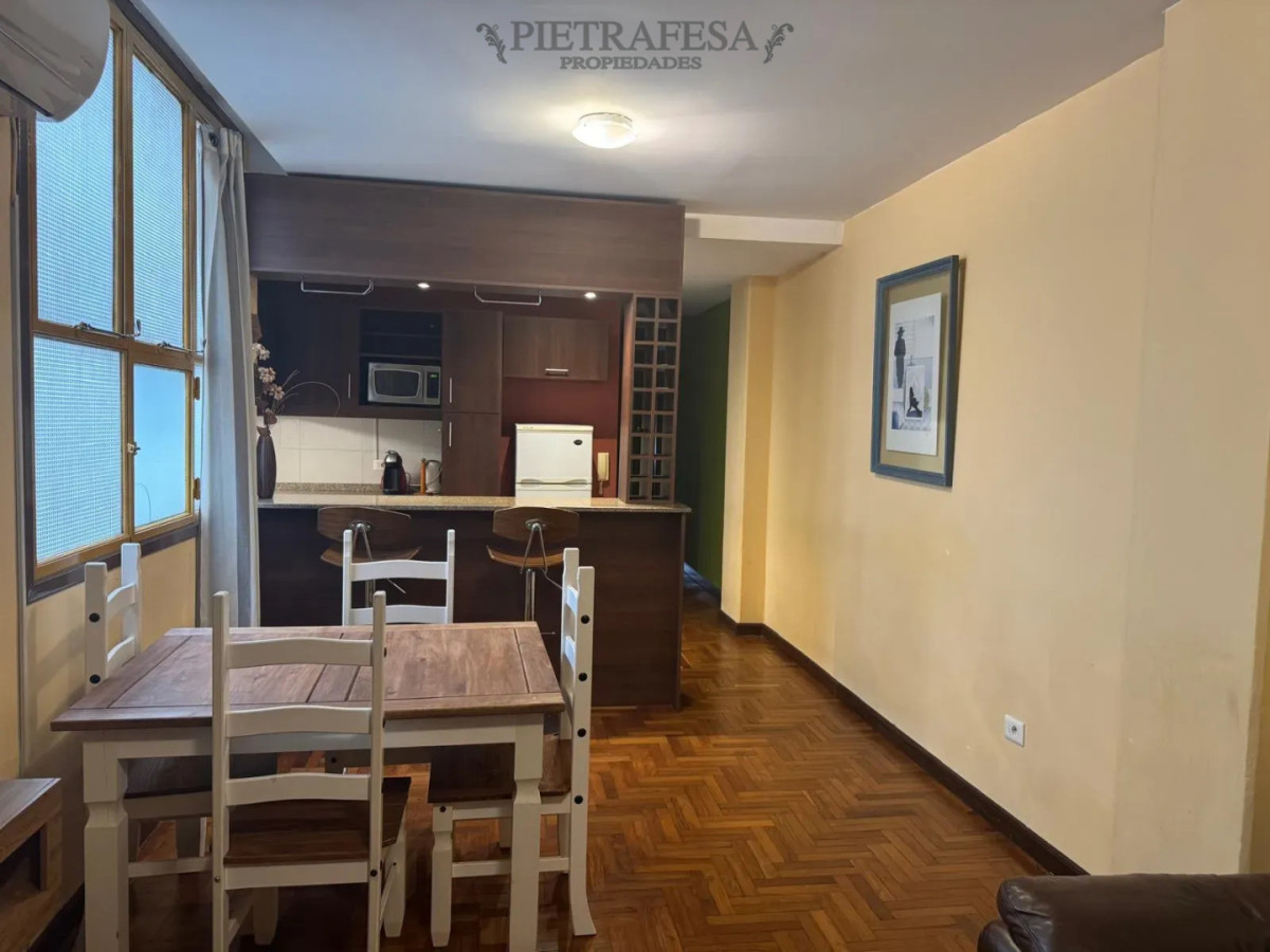 Apartamento ID.15715 - Apartamento en venta, 3 dormitorios, 1 baño. Centro.