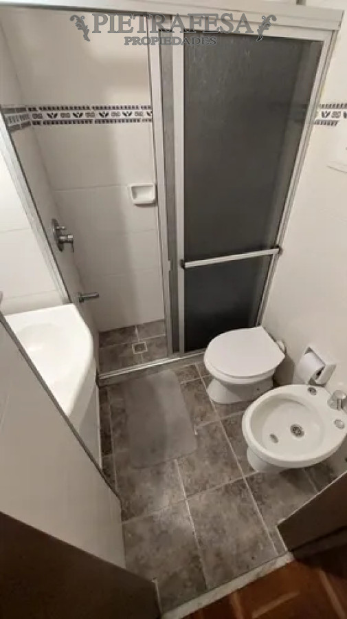 Apartamento ID.13902 - Apartamento en alquiler, 2 dormitorios, 1 baño, terraza lavadero. Pocitos.