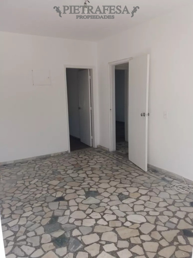 Apartamento ID.8877 - Apto con renta en venta 2 dormitorios y balcón-Hipólito Mordellie