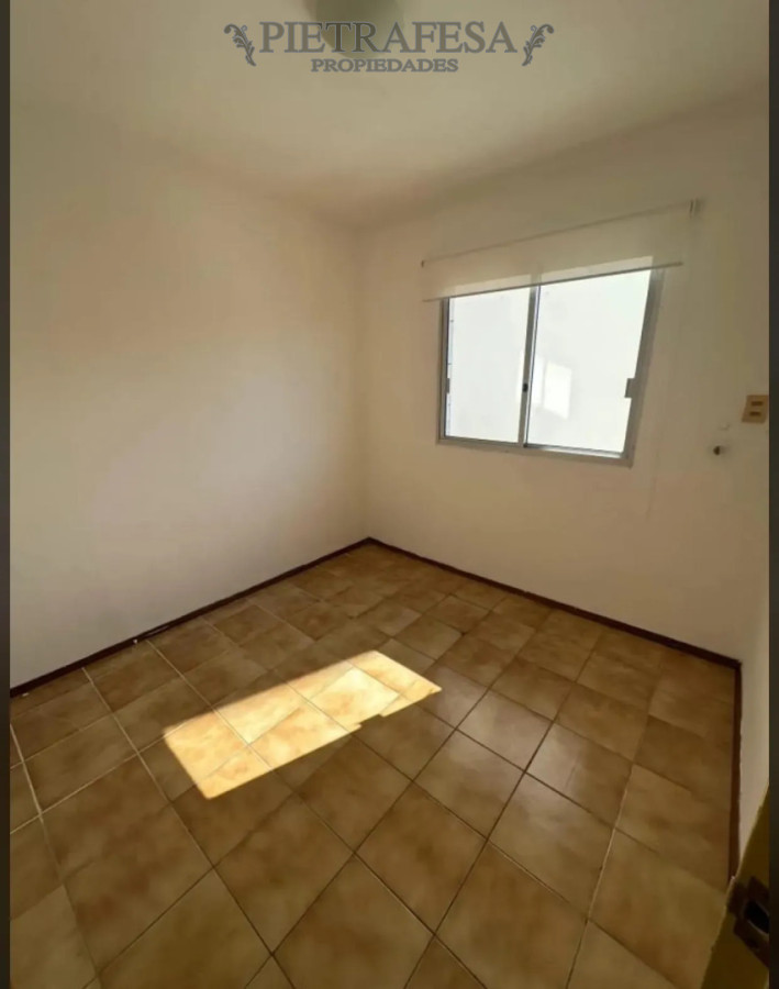 Apartamento ID.15217 - Apartamento en VENTA CON RENTA!!4 dormitorios, 3 baños, terraza, cochera doble. Pocitos  