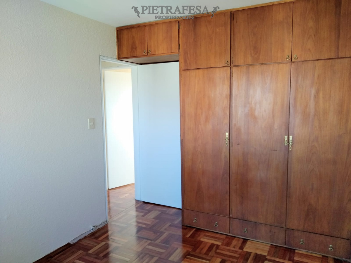 Apartamento ID.8847 - Apartamento en venta, 3 dormitorios, 1 baño. García de Zuñiga, Punta Carretas.
