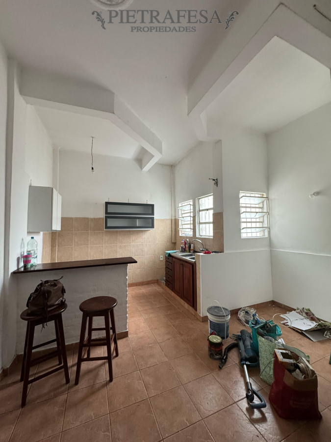 Apartamento ID.12813 - Apartamento en alquiler, 2dormitorios, 1baño, patio. Pocitos.