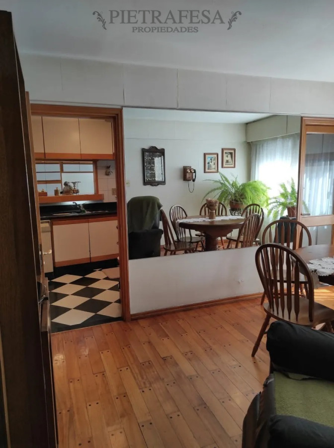 Apartamento ID.5609 - Apartamento amueblado 3 dormitorios, 4 baños, terraza y garaje- Echevarriarza- Pocitos