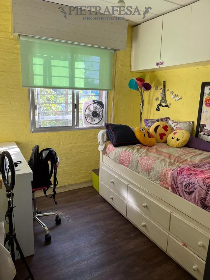 Apartamento ID.11916 - Dúplex en venta 2 dormitorios, 1 baño, patio -Colón