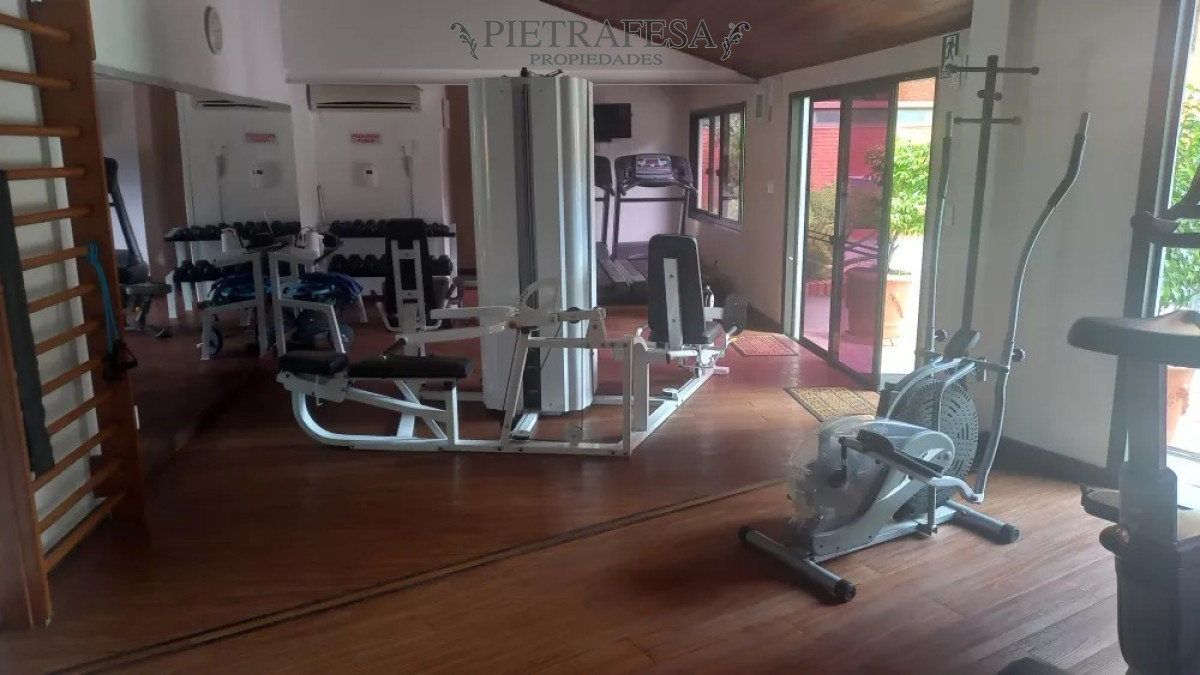 Apartamento ID.8989 - Apto en venta 3 dormitorios, 5 baños, terraza y gaje-Pocitos