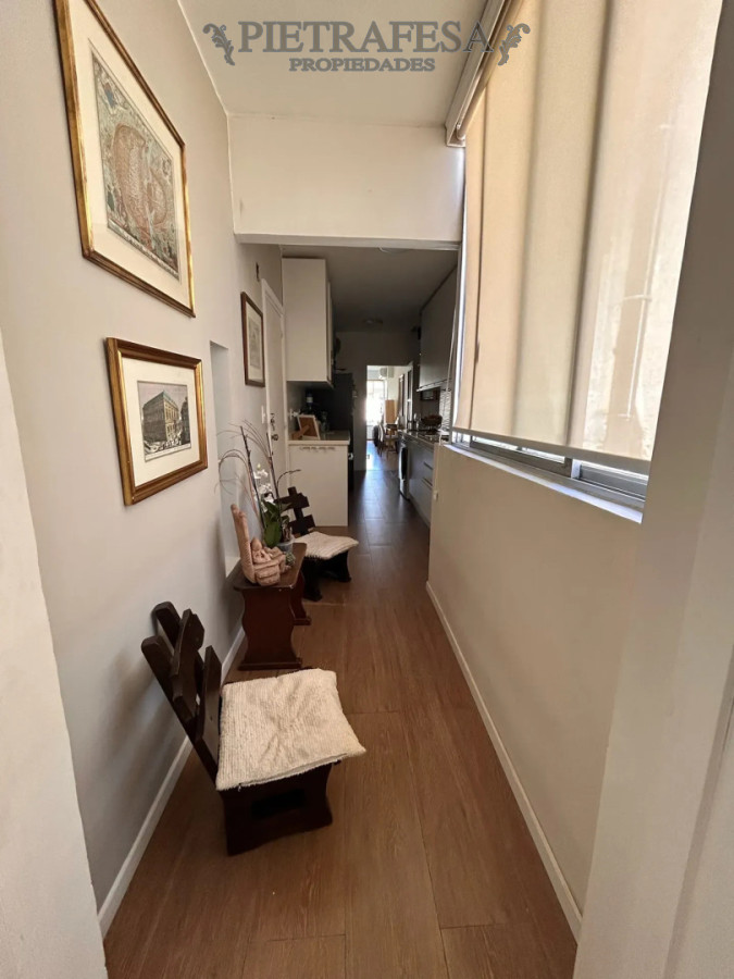 Apartamento ID.15238 - Apartamento en venta, 2 dormitorios, baño, servicio completo, balcón, garaje. Pocitos.
