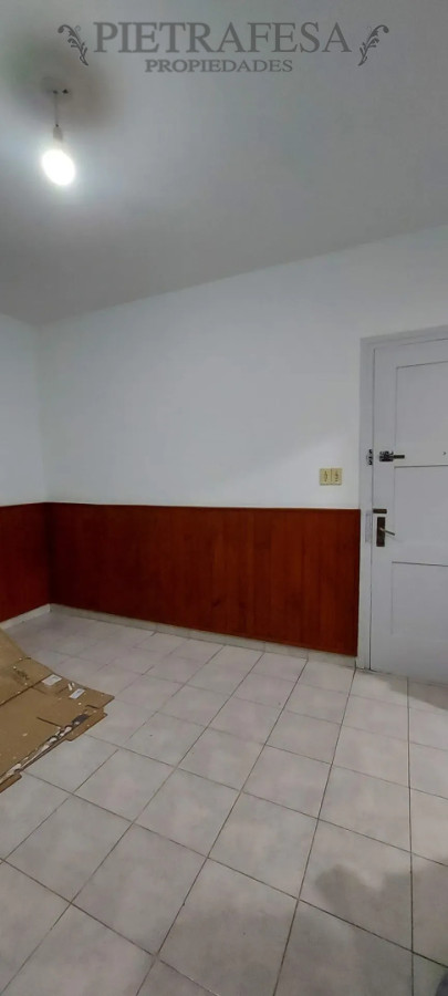 Apartamento ID.16082 - Apartamento en alquiler, 1 dormitorio, 1 baño, patio. Capurro. Sin gastos comunes.