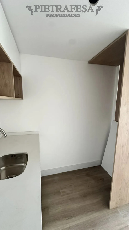 Apartamento ID.15691 - Apartamento en venta, monoambiente, 1 baño, terraza. Gastos bajos. Pocitos.