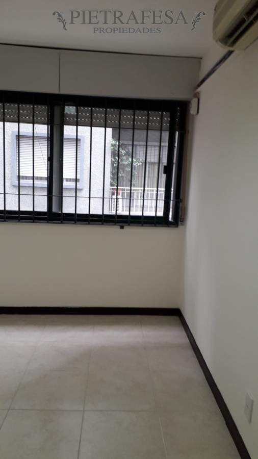 Apartamento ID.1394 - Monoambiente en venta con renta 1 dormitorio - un baño - Barbato - Centro 