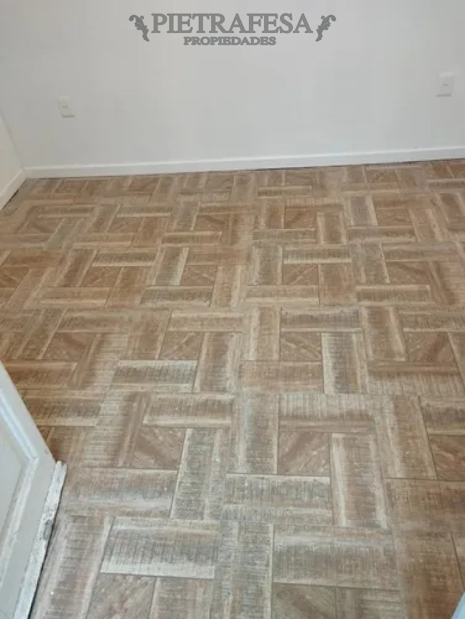 Apartamento ID.13683 - Apartamento en alquiler, 2dormitorios, 1baño, patio. Pocitos.