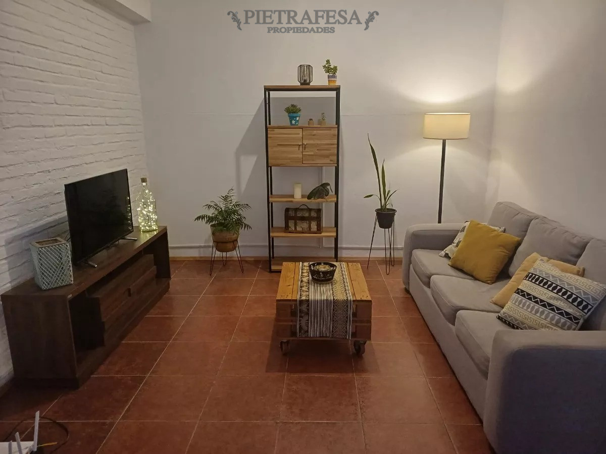 Apartamento ID.12395 - Apto en alquiler  1 dormitorio, 1 baño y patio-Jacinto Vera, 