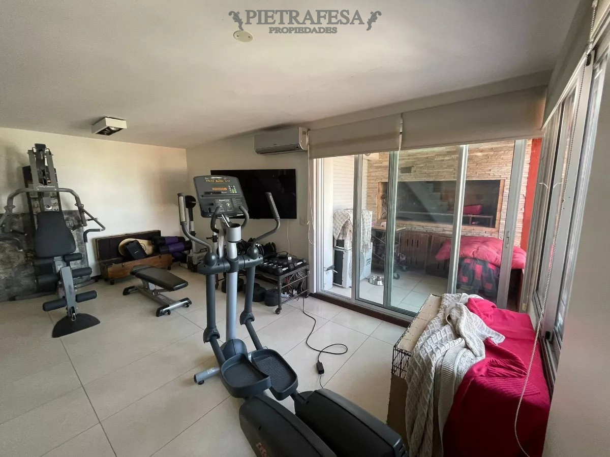 Apartamento ID.11055 - Penthouse en venta 3 dormitorios, 5 baños, terraza, gje-Pocitos 
