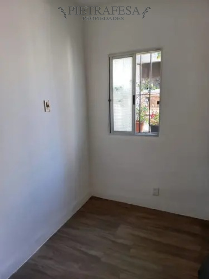 Apartamento ID.4905 - Apartamento en venta 3 dormitorios, 1 baño y terraza con parrillero- 14 de Julio- Pocitos