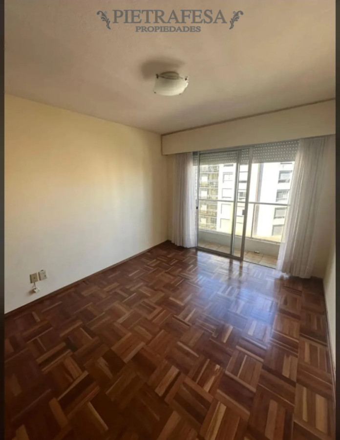 Apartamento ID.15217 - Apartamento en VENTA CON RENTA!!4 dormitorios, 3 baños, terraza, cochera doble. Pocitos  