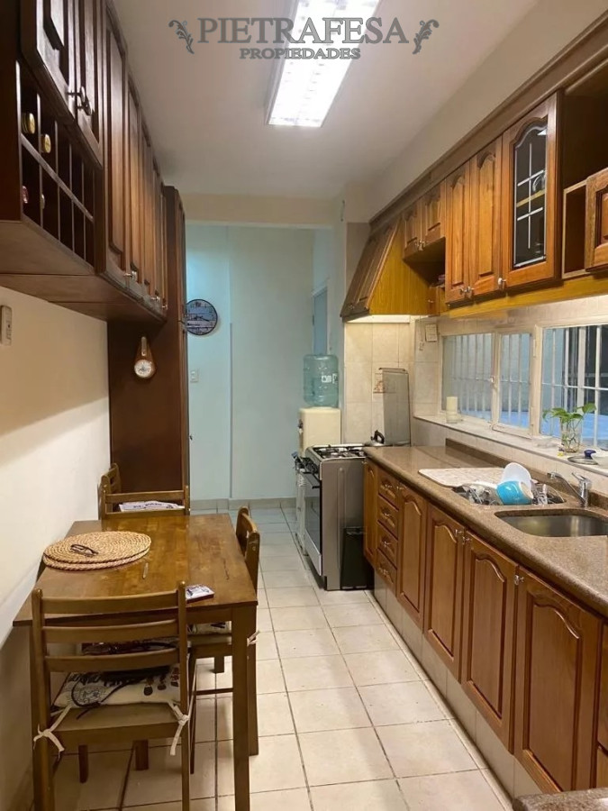 Apartamento ID.6052 - Apartamento en venta 4 dormitorios, 3 baños y patio- Zelmar Michelini -Centro